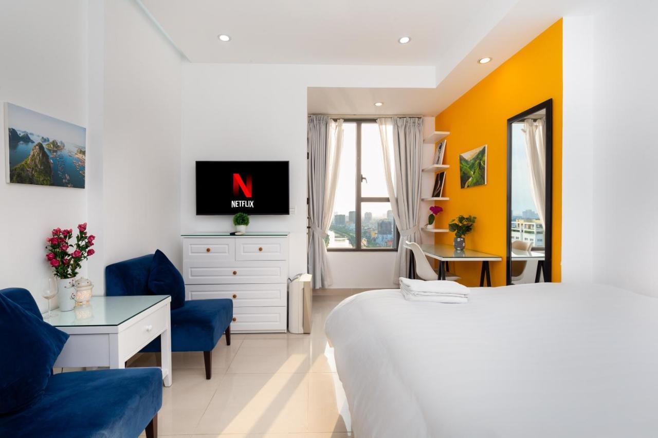 Serene Premier Apartment - River Gate Хошимін Екстер'єр фото