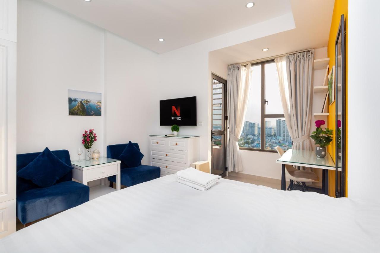 Serene Premier Apartment - River Gate Хошимін Екстер'єр фото