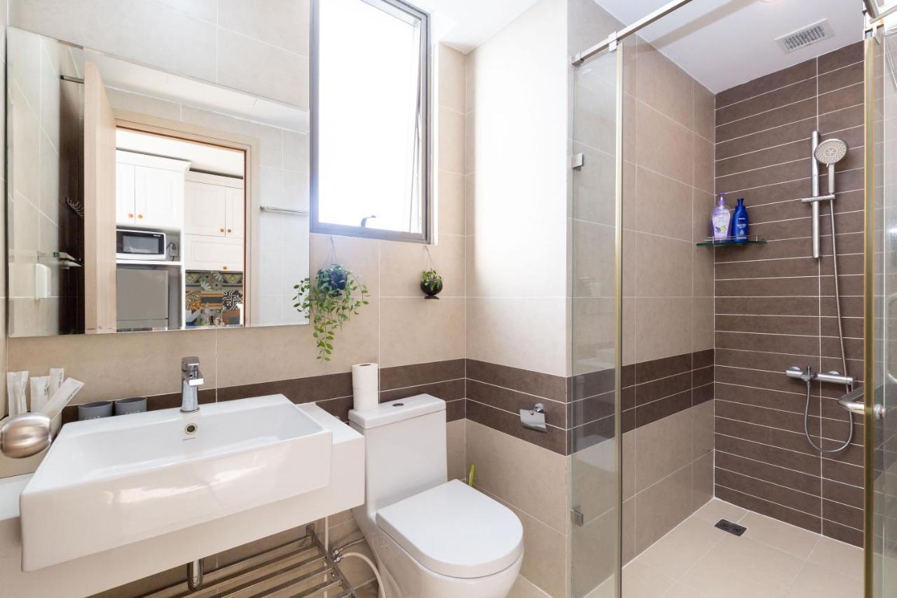 Serene Premier Apartment - River Gate Хошимін Екстер'єр фото